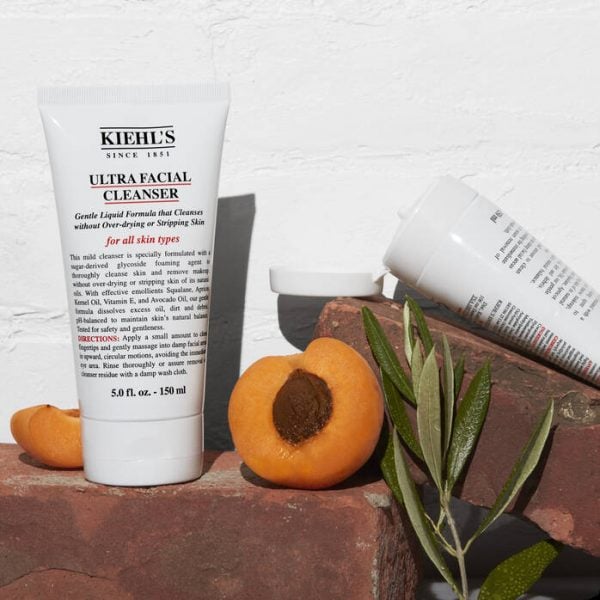 kiehls face cleanser ultra facial cleanser 150ml 000 3605970024192 photo lifestyle01